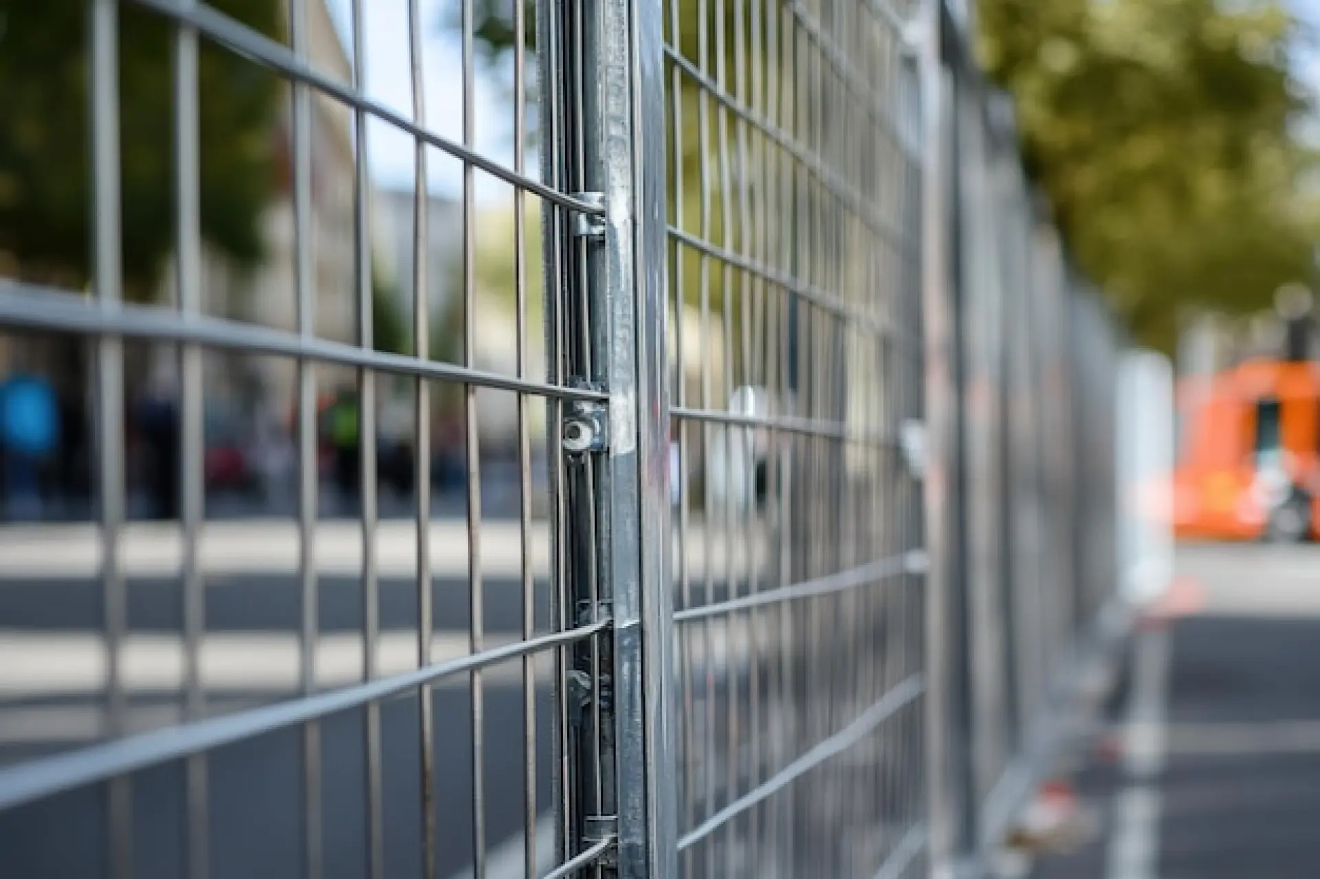 low quality materials - Security Fencing Mistakes